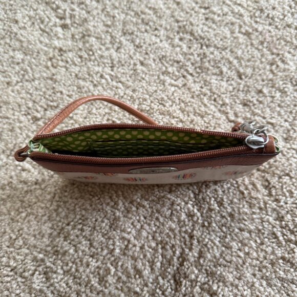 FOSSIL Wallet. NEW no tags. Wallet with zipper. Compartments inside. NICE Womens - Picture 4 of 4